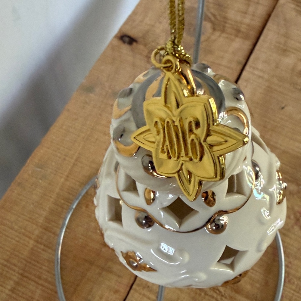 Lenox Cream and Gold Holiday Ornament 2016 - Picture 3 of 3